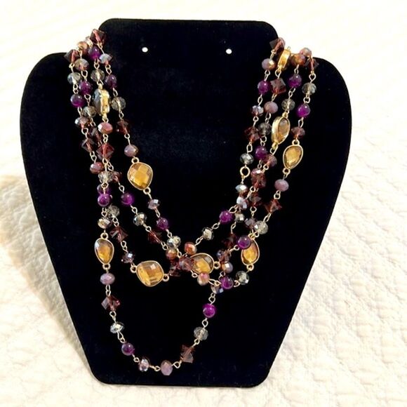 Jewelry - Vintage Beaded Necklace